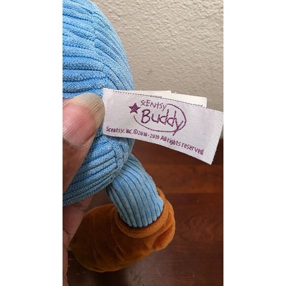 Disney Scentsy Buddy Goofy Plush 16" Stuffed Toy With Scent Pak Pocket - Picture 5 of 7